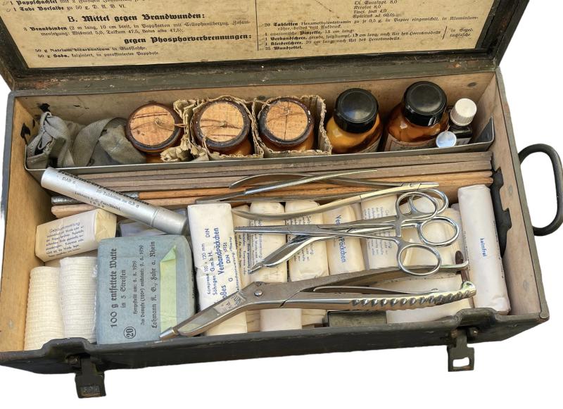Luftschutz Verband Kasten (Vehicle Bandage Case)