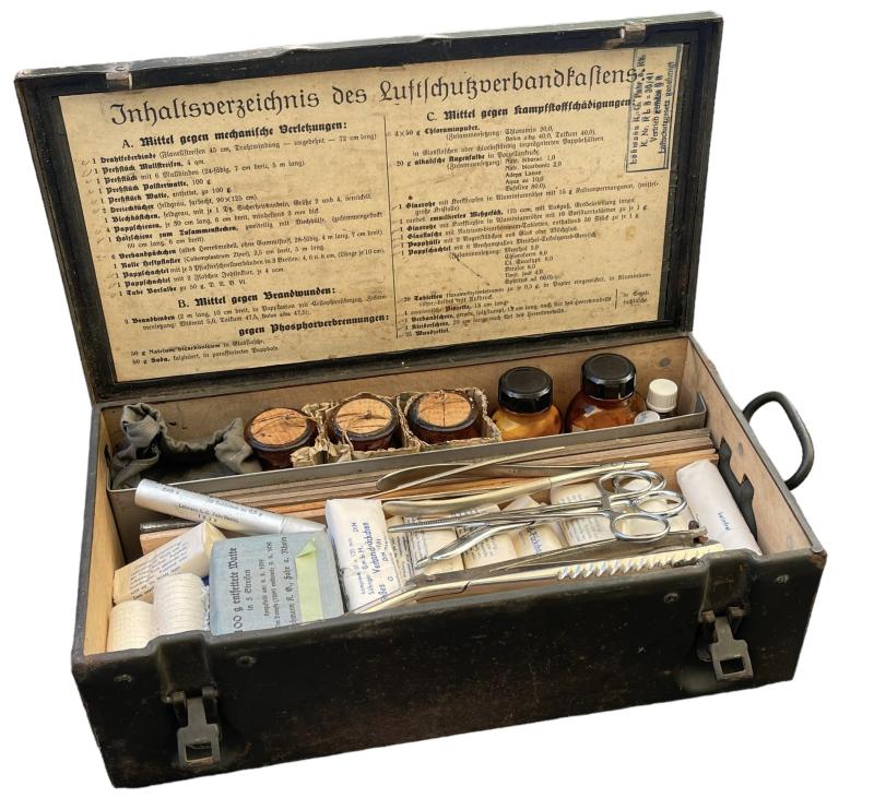 Luftschutz Verband Kasten (Vehicle Bandage Case)