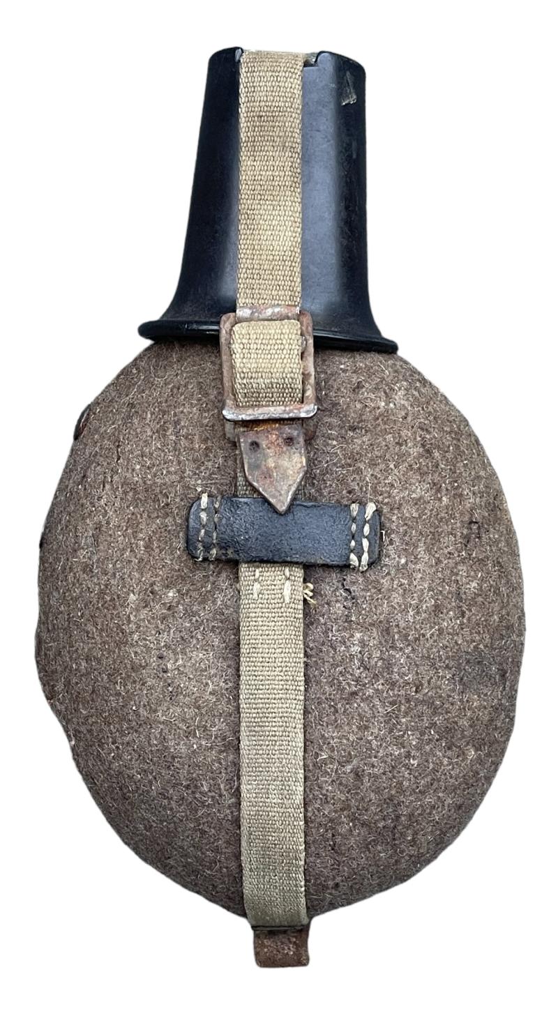 Wehrmacht M31 Canteen with Tropical Straps