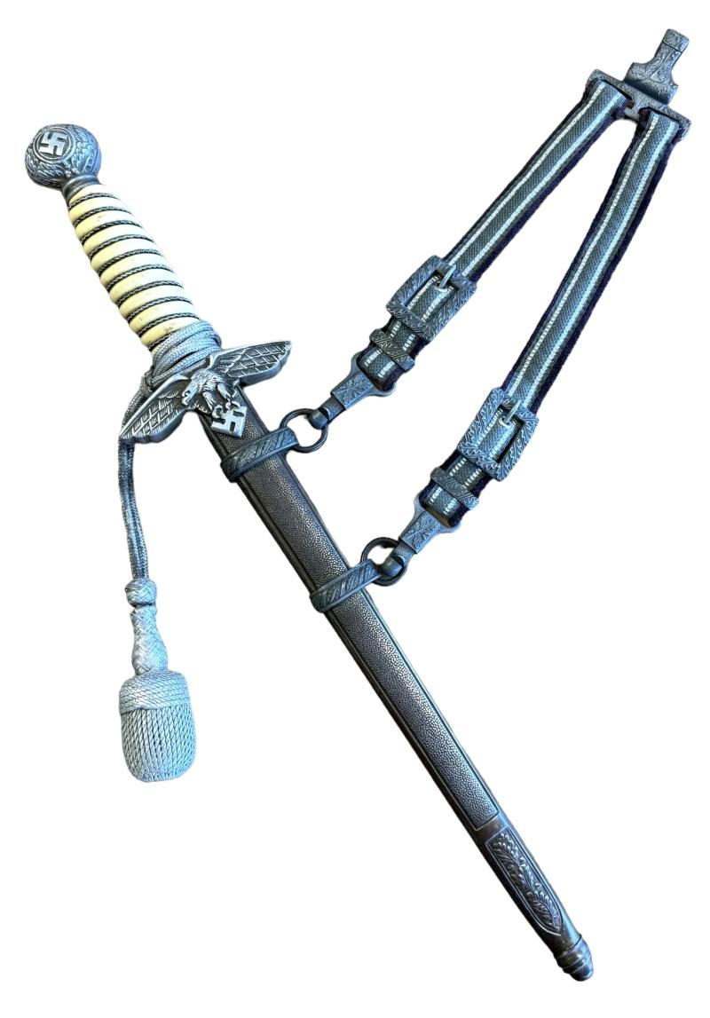 Luftwaffe Dagger with Porte Pé and Hangers