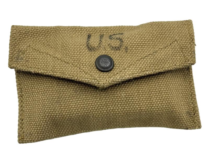 US WW2 British made First Aid Kit Pouch with Kit