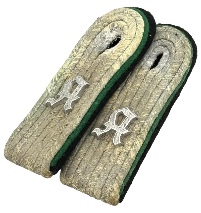 WaffenSS Gebirgsjäger Untersturmfuhrer Shoulder Boards