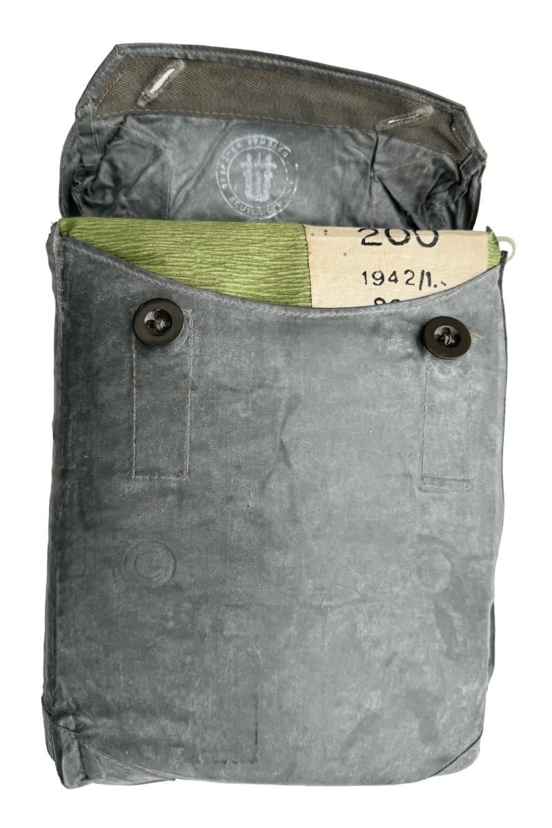 Wehrmacht anti Gascape in Rubberized Pouch