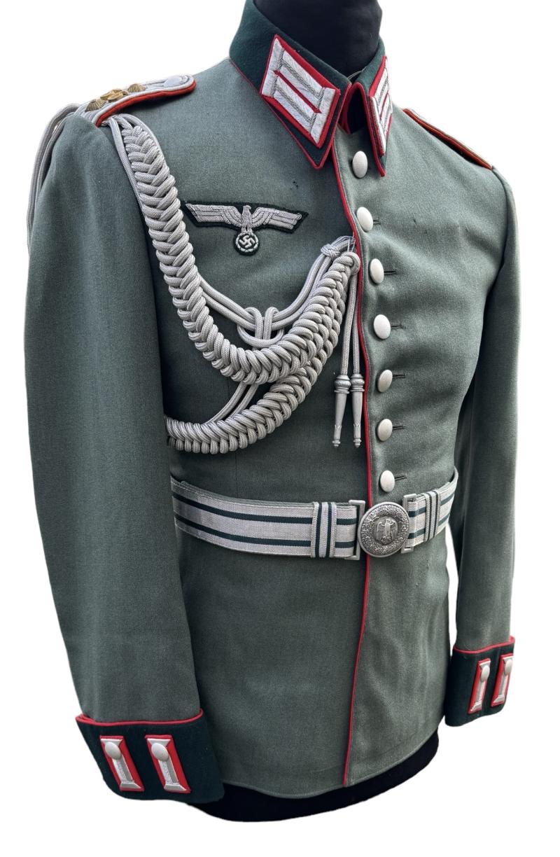 Wehrmacht Artillery Officers Waffenrock & Belt