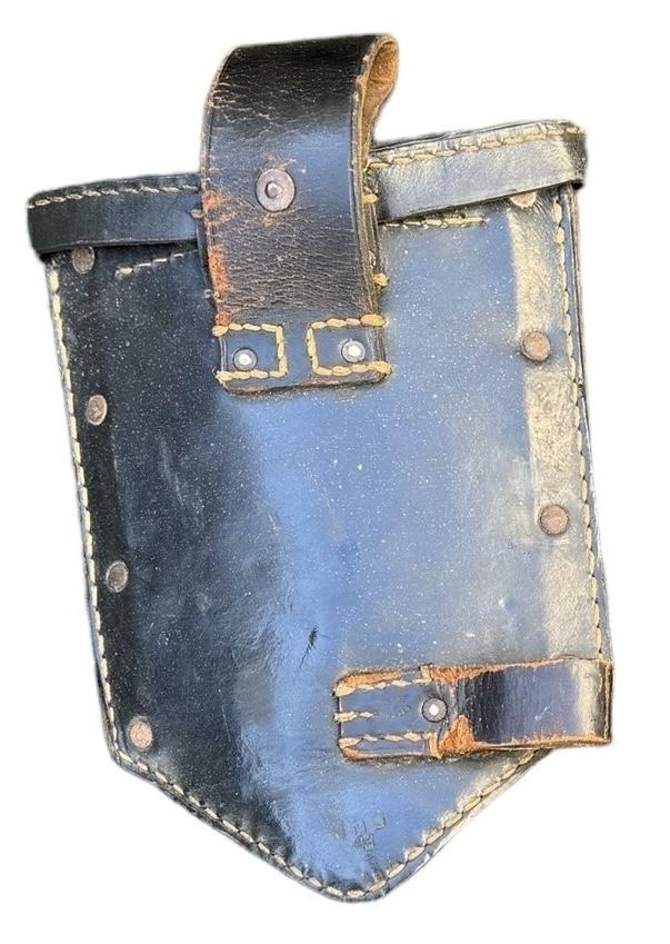 Wehrmacht first model Folding Shovel in Cover