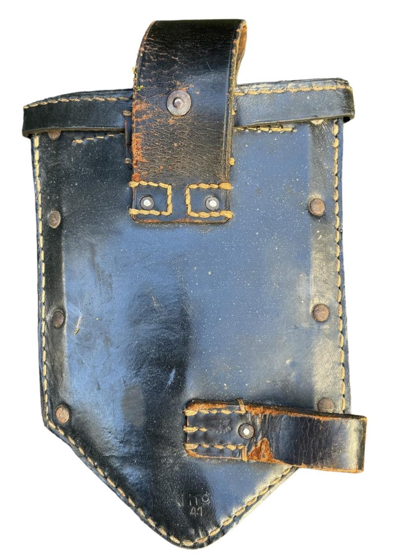 Wehrmacht first model Folding Shovel in Cover