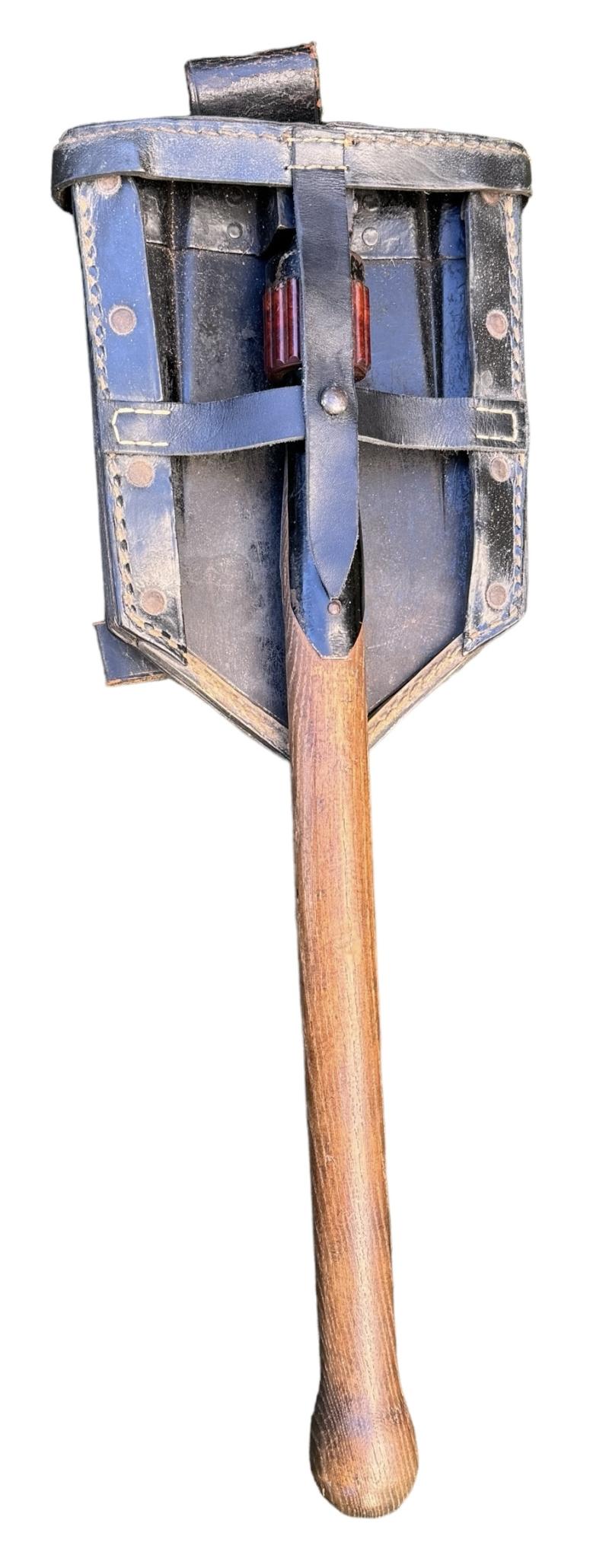 Wehrmacht first model Folding Shovel in Cover