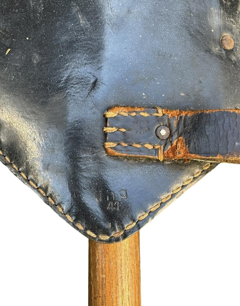 Wehrmacht first model Folding Shovel in Cover