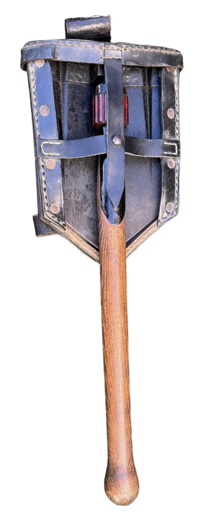 Wehrmacht first model Folding Shovel in Cover