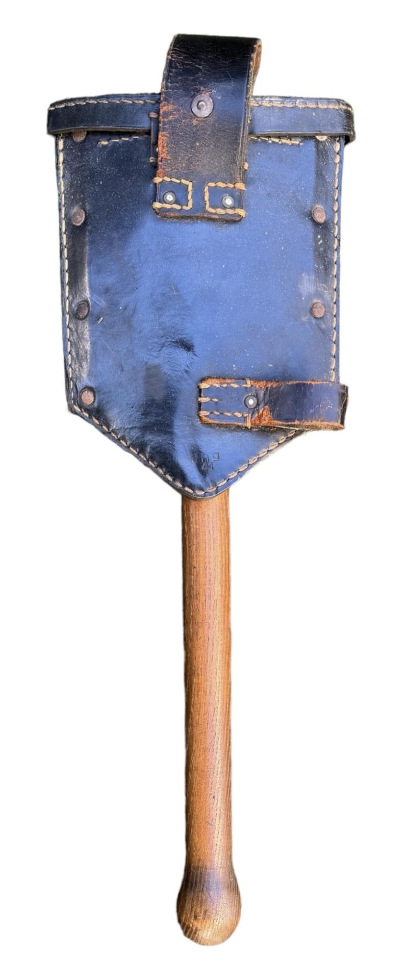 Wehrmacht first model Folding Shovel in Cover