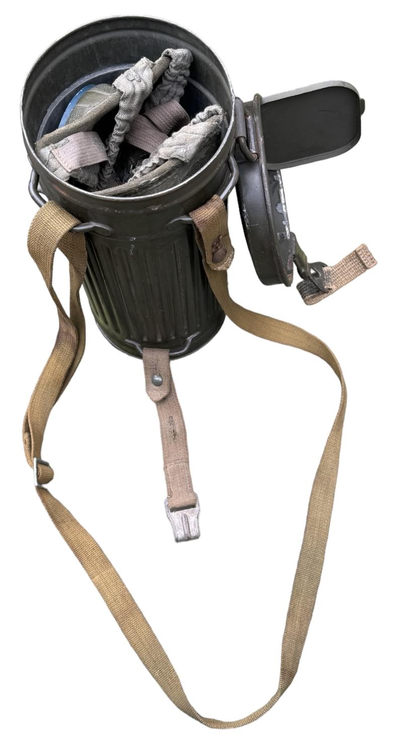 Wehrmacht M31 Gasmask in Cannister