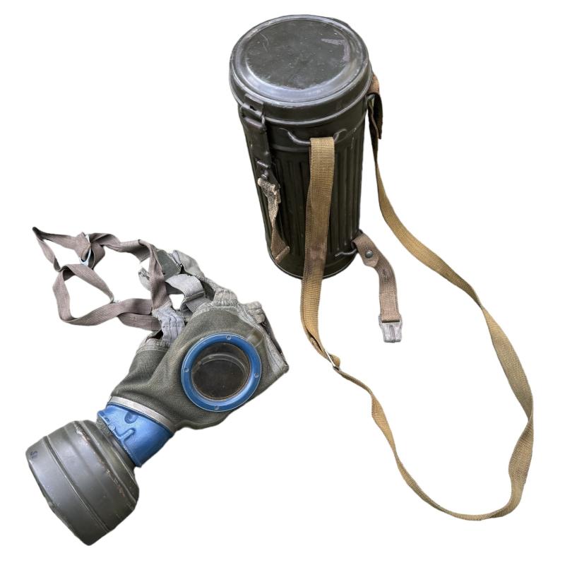 Wehrmacht M31 Gasmask in Cannister