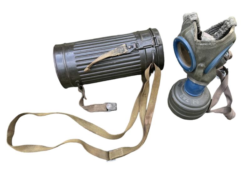 Wehrmacht M31 Gasmask in Cannister