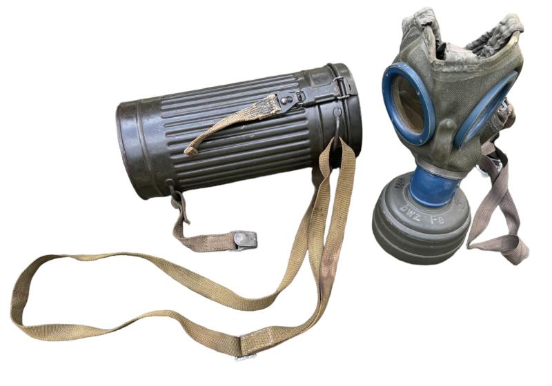 Wehrmacht M31 Gasmask in Cannister