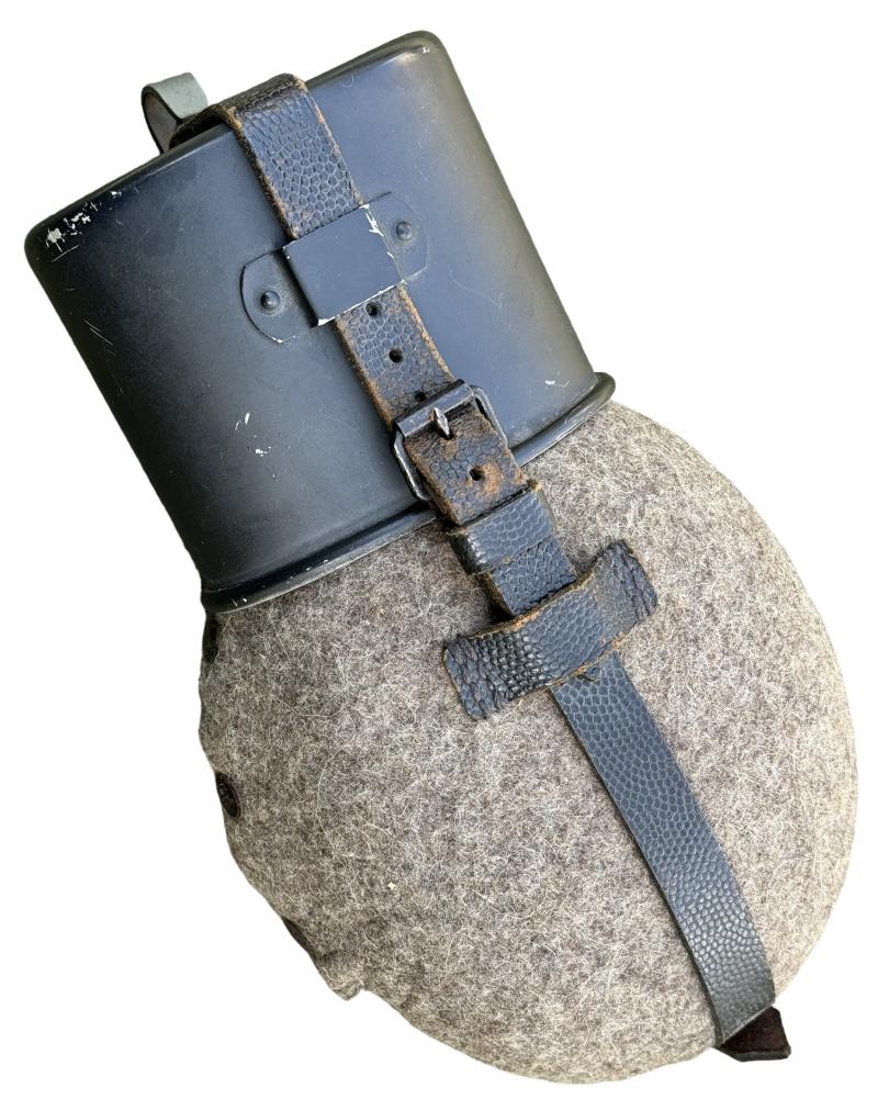 Wehrmacht M31 Canteen