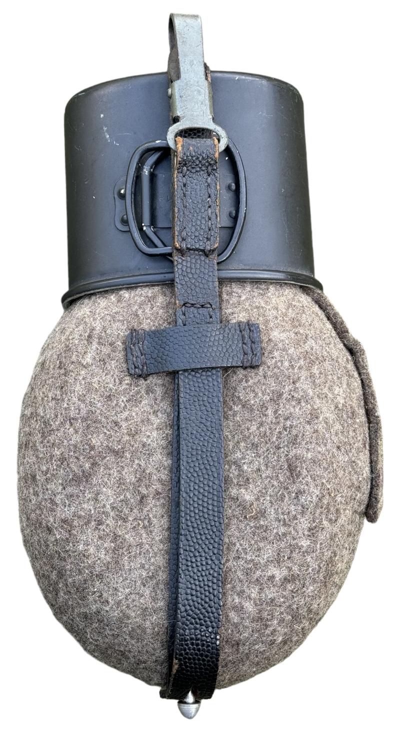 Wehrmacht M31 Canteen