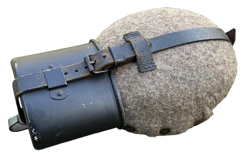 Wehrmacht M31 Canteen