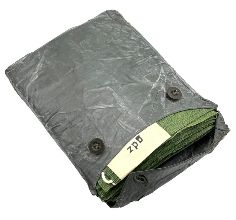 Wehrmacht anti Gascape in rubberized Pouch