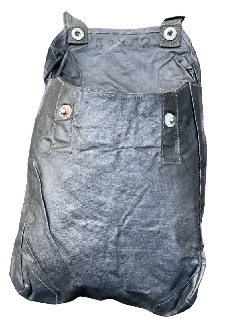 Wehrmacht rubberized Gascape Pouch