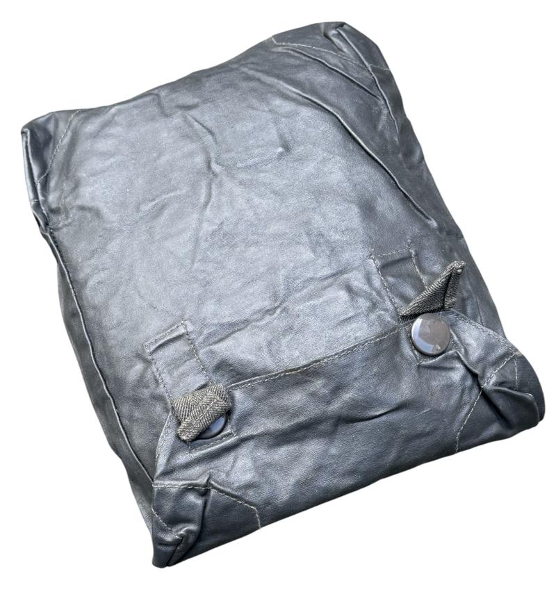 Wehrmacht rubberized Gascape Pouch