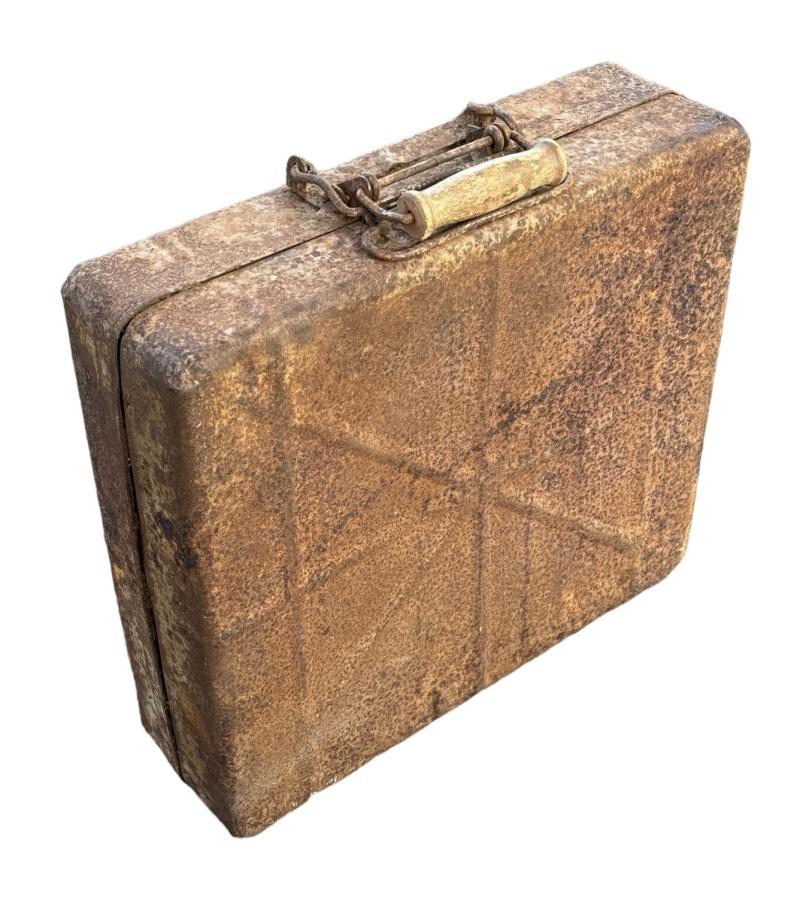 Barnfound Luftwaffe 3,7cm Flak Grenade Case