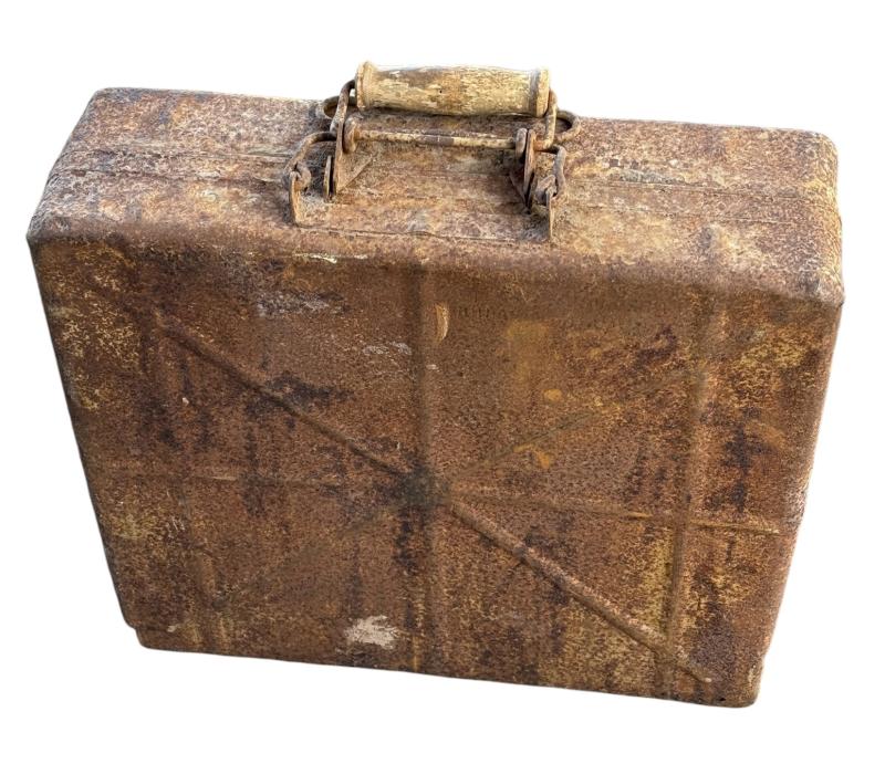Barnfound Luftwaffe 3,7cm Flak Grenade Case