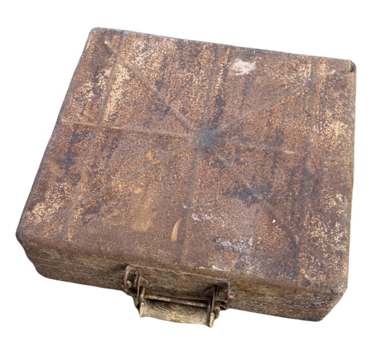 Barnfound Luftwaffe 3,7cm Flak Grenade Case