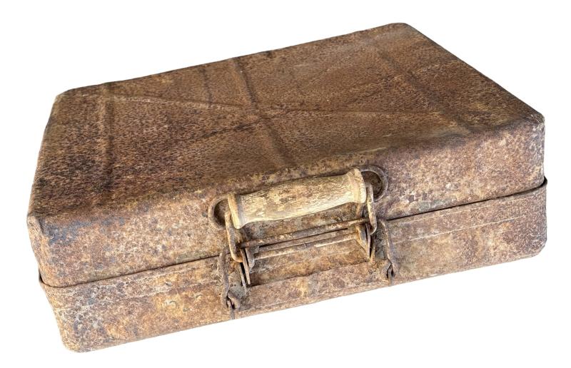 Barnfound Luftwaffe 3,7cm Flak Grenade Case