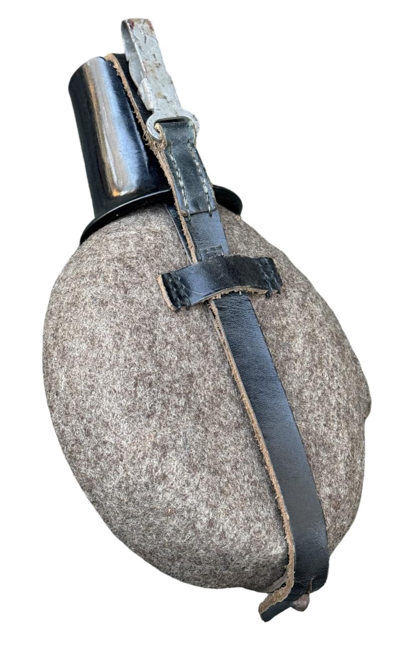 Wehrmacht M31 Canteen