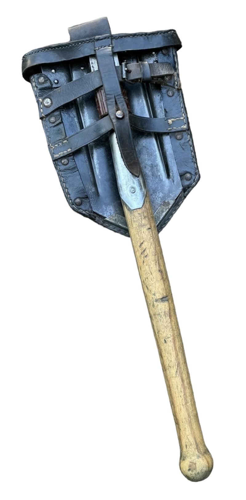 Wehrmacht first model Folding Shovel in Cover