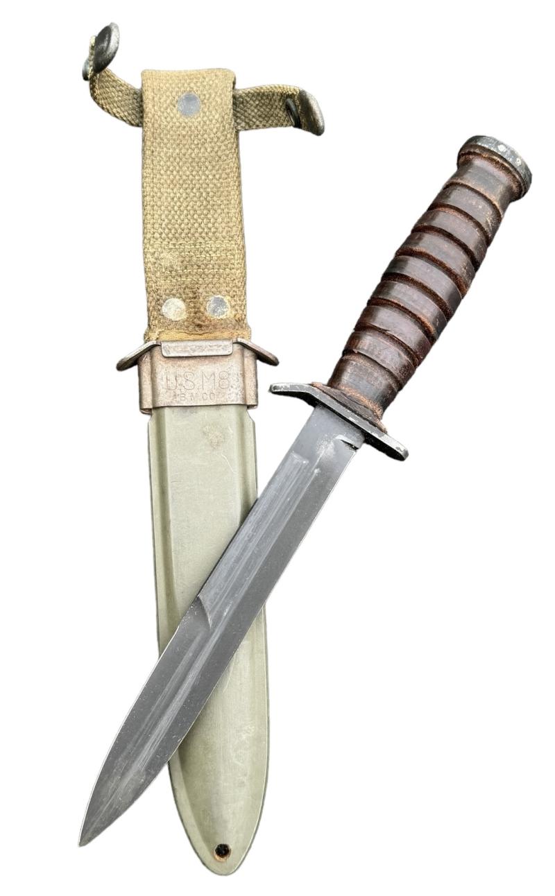 US WW2 M3 Combat Knife in US WW2 M8 Scabbard