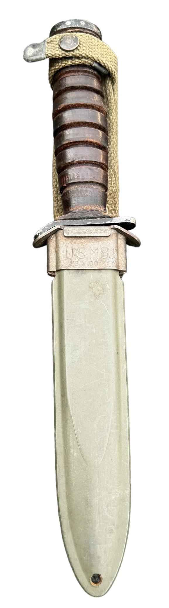 US WW2 M3 Combat Knife in US WW2 M8 Scabbard