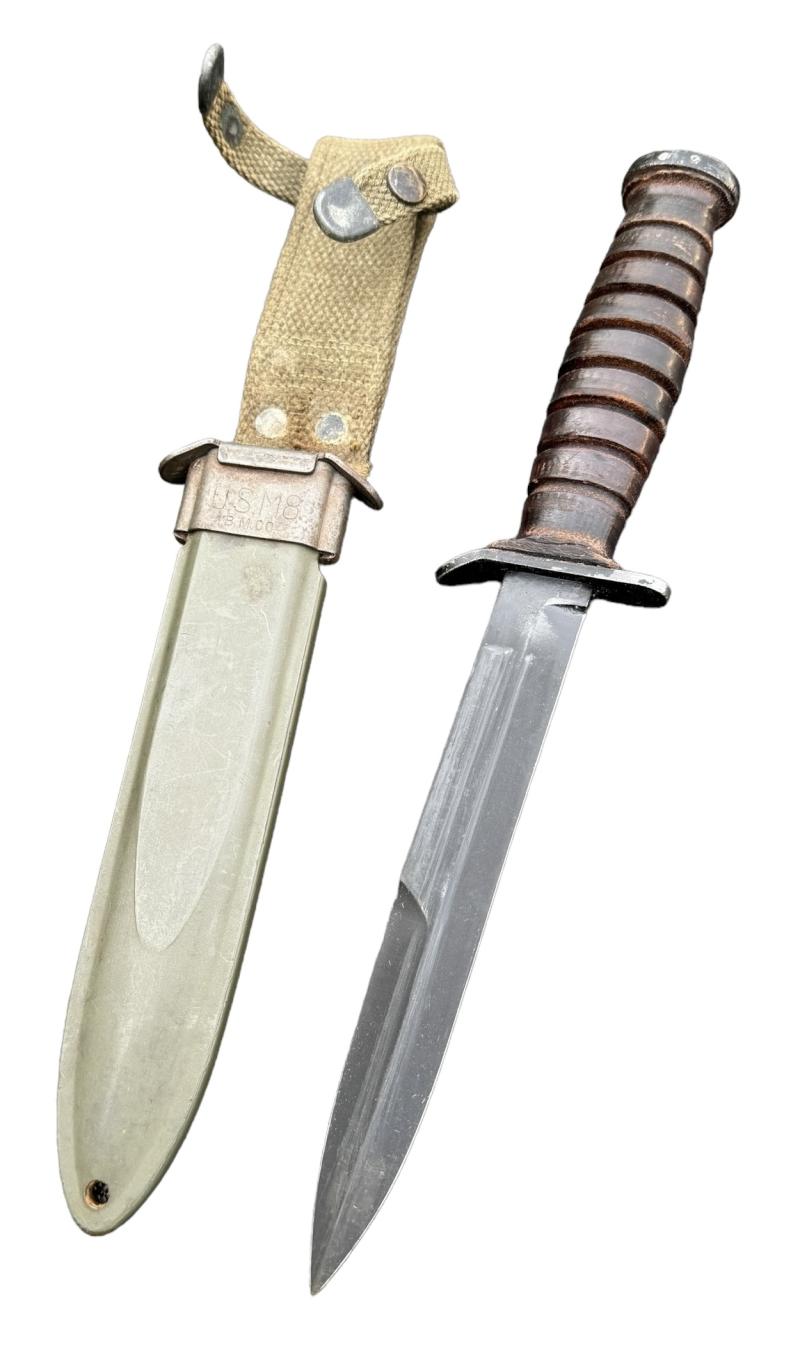 US WW2 M3 Combat Knife in US WW2 M8 Scabbard
