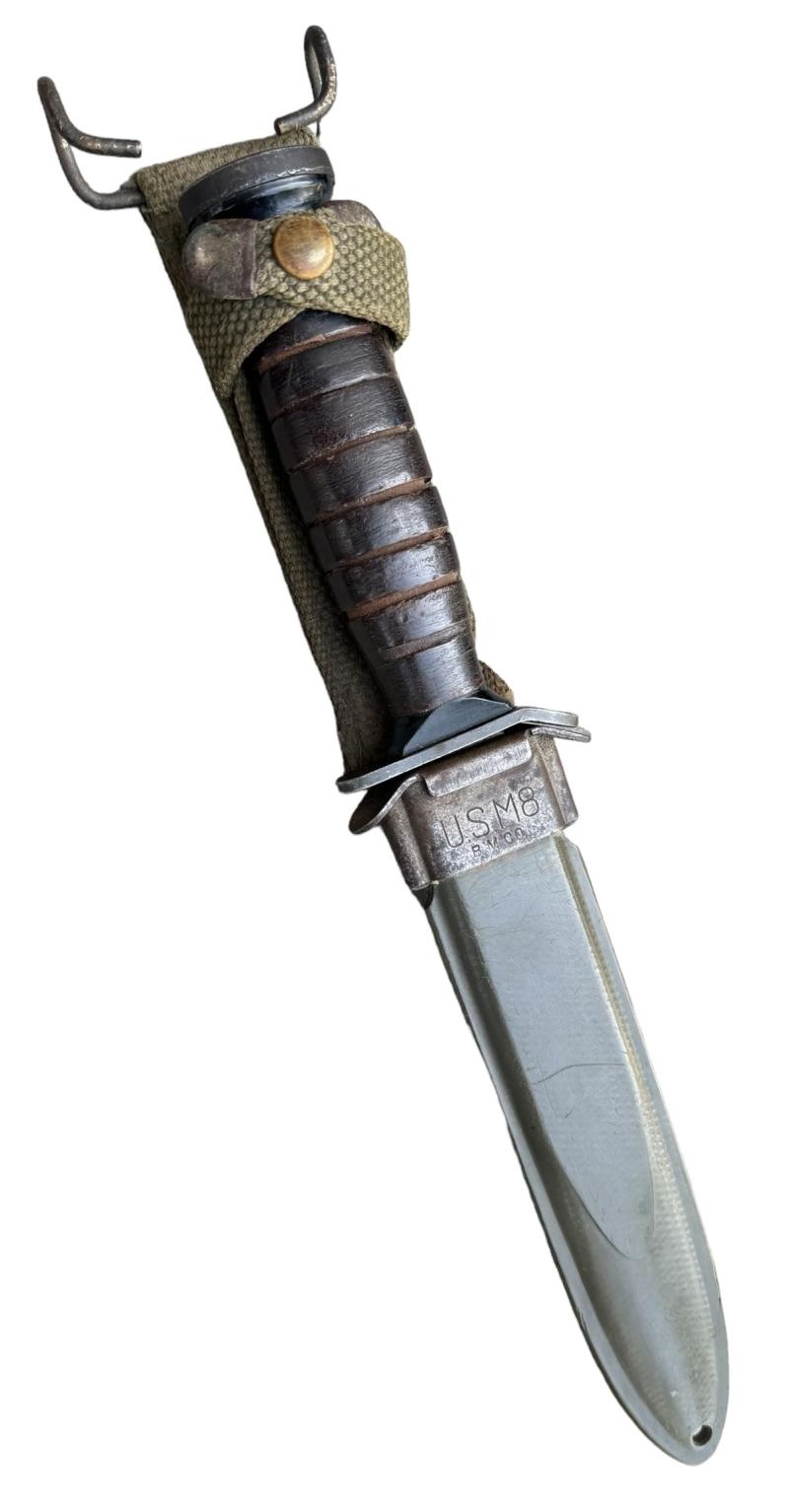 US WW2 2nd Model M3 Combat Knife in US WW2 M8 Scabbard