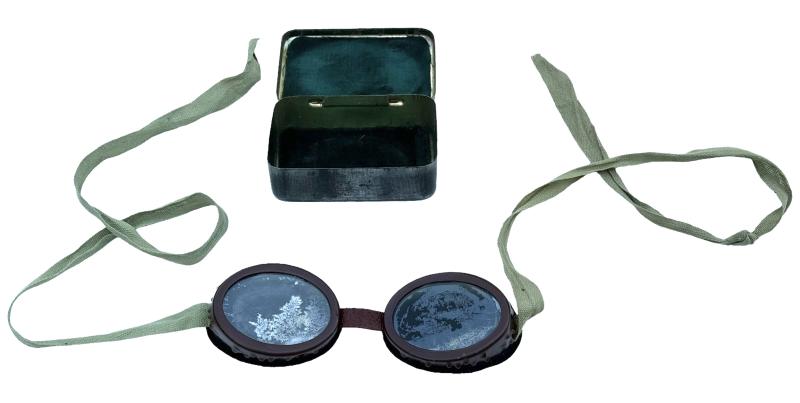 British WW2 Dust Goggles in metal case