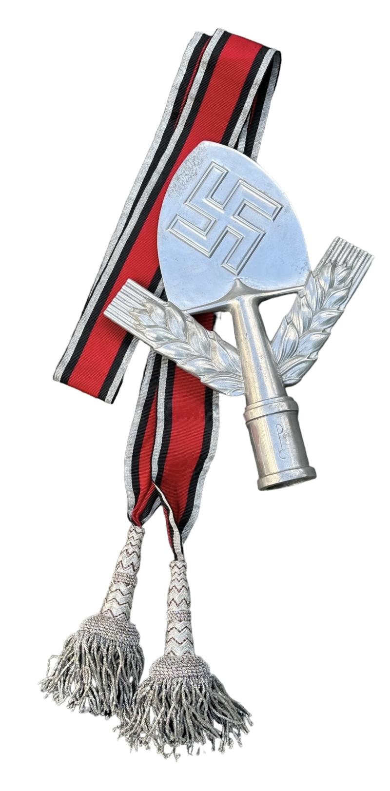 Reichs Arbeidsdienst Flag Pole Top and Streamers