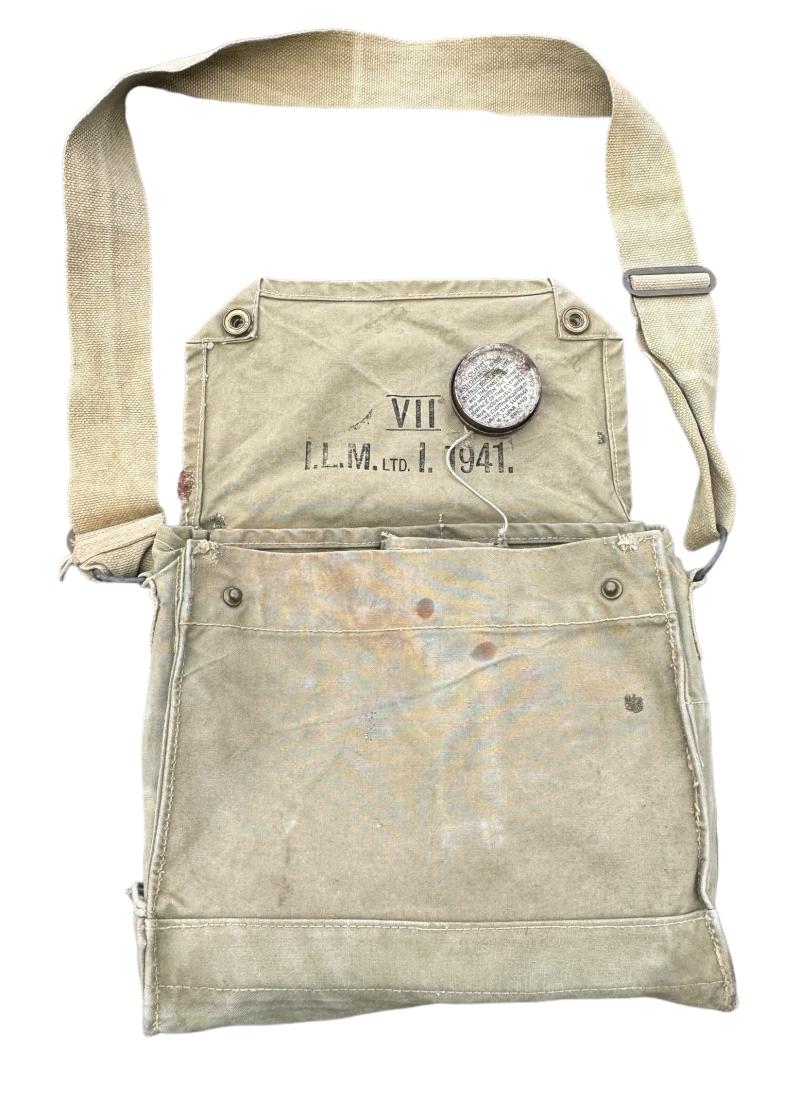 British WW2 1th type Gasmask and Carrying Bag