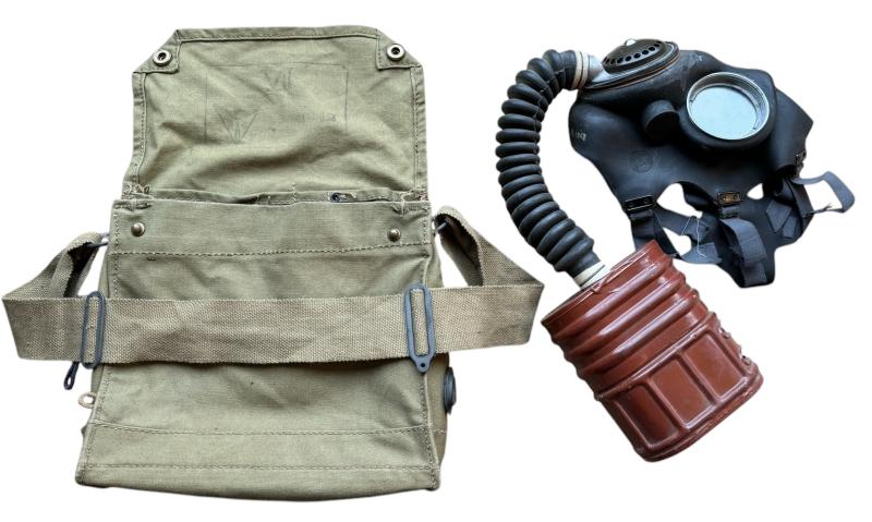 British WW2 early model Assault Gasmask