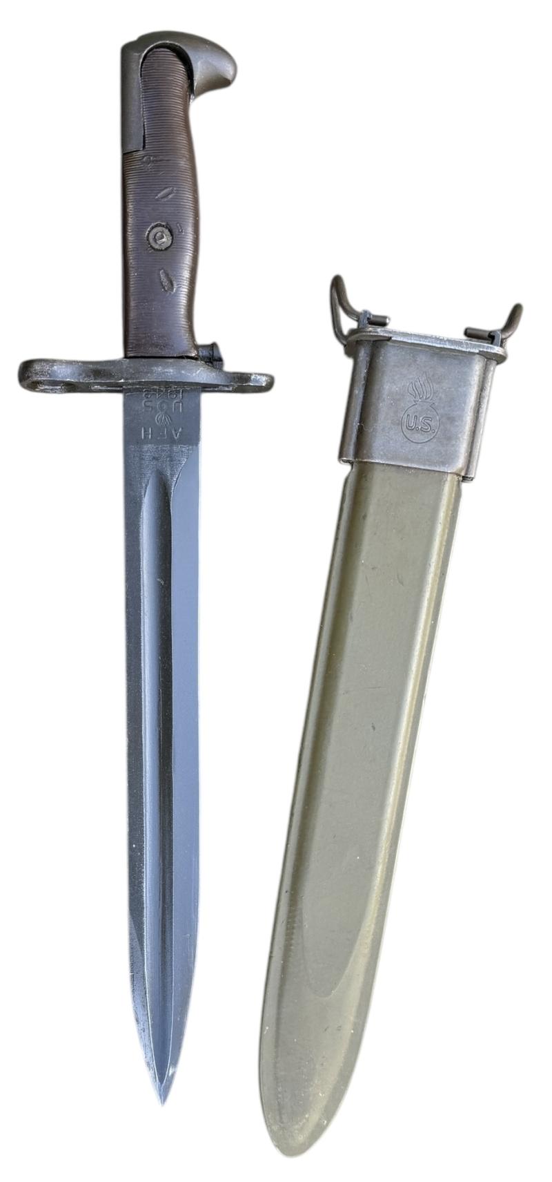 US WW2 Garand Bayonet with Brown Grips
