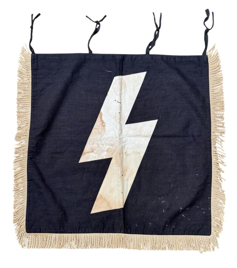 Deutsches Jung Volk/Hitler-Jugend Trupet Banner