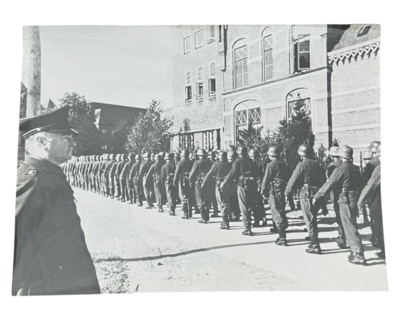 Wehrmacht Press Photographe Anton Mussert and NSKK Volunteers