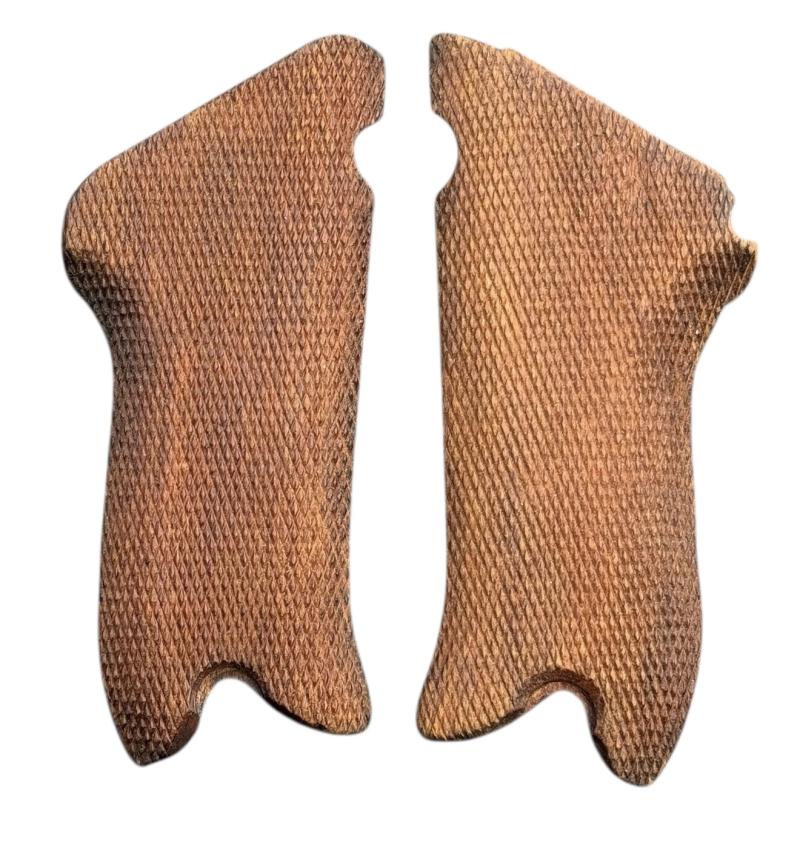 Wehrmacht P08 Pistol (Luger) Grips