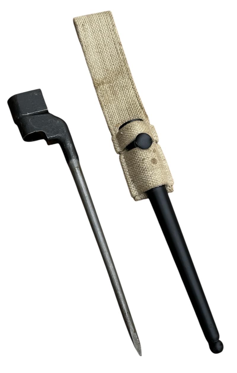 British WW2 Spike Bayonet with webbing Frog