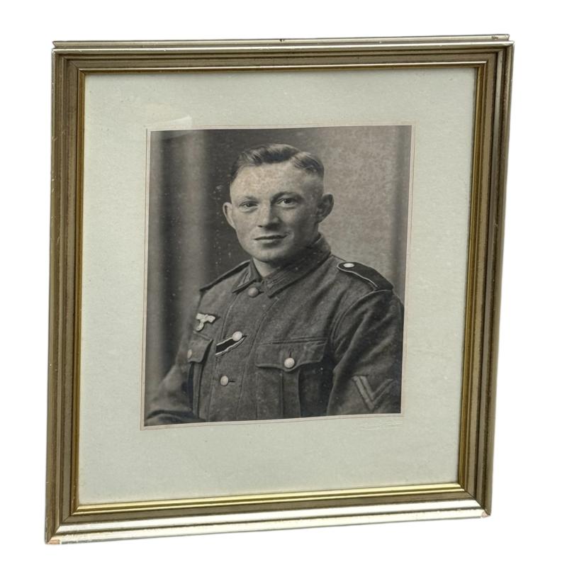 Framed Portrait photo Wehrmacht Soldier