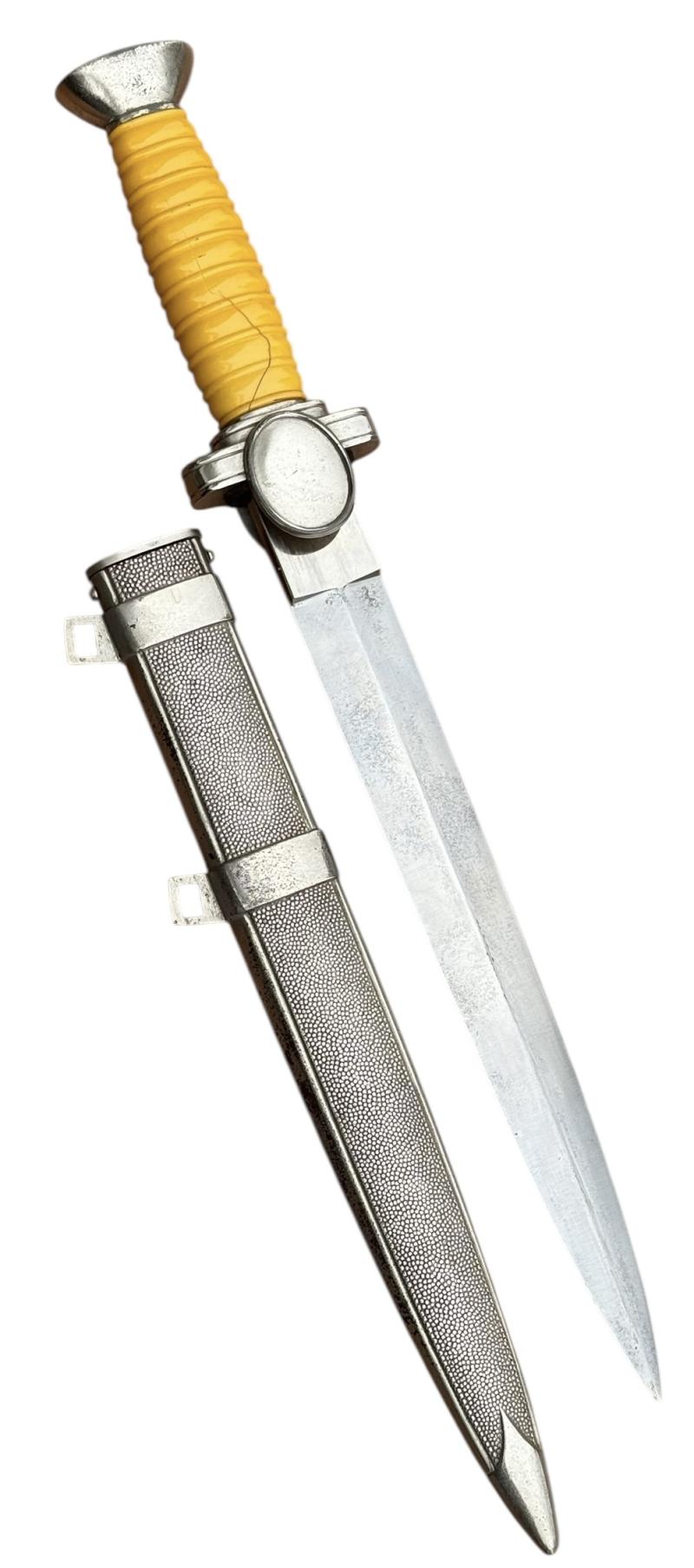 Deutsches Rotes Kreutz M38 Fuhrer Dolch