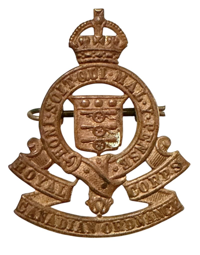 Canadian WW2 metal Cap Badge