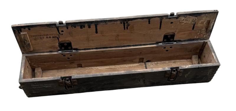 Wehrmacht F Mun.le.F.H.18M ammunition Case