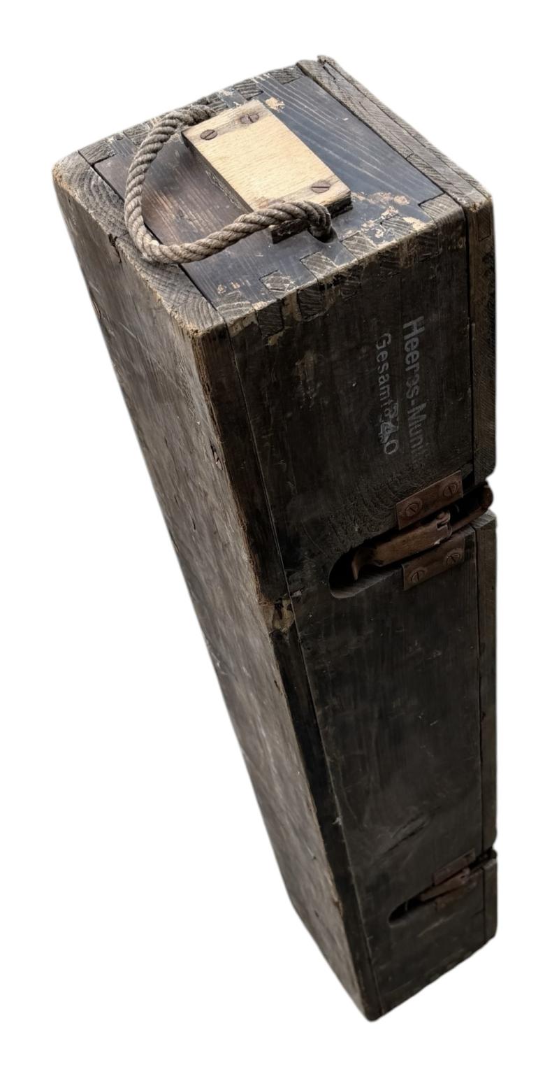 Wehrmacht F Mun.le.F.H.18M ammunition Case