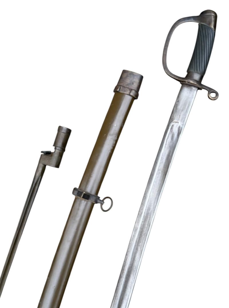 Soviet WW2 model 1881 Sword with Bayonet