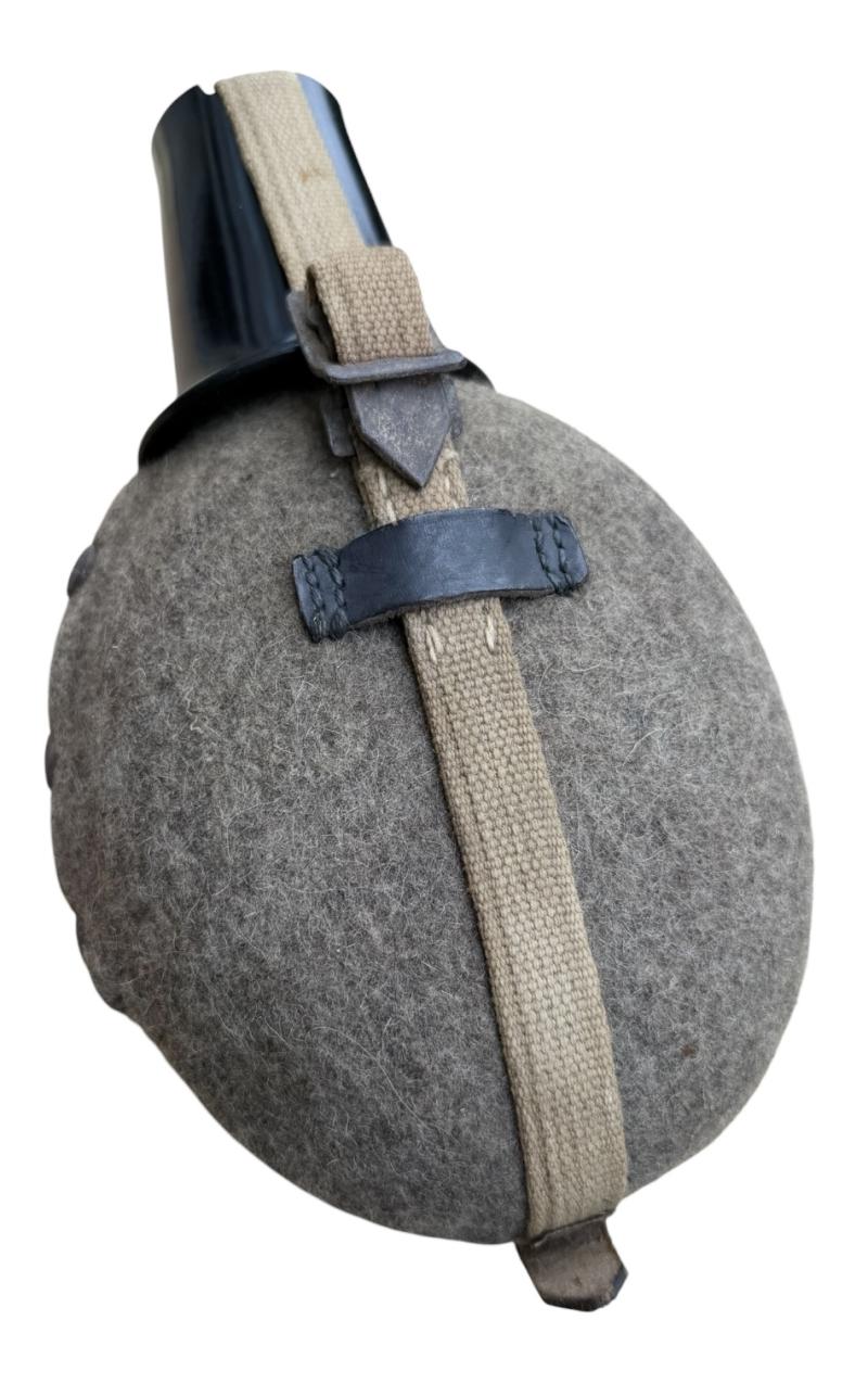 Wehrmacht M31 Canteen with Tropical Strap